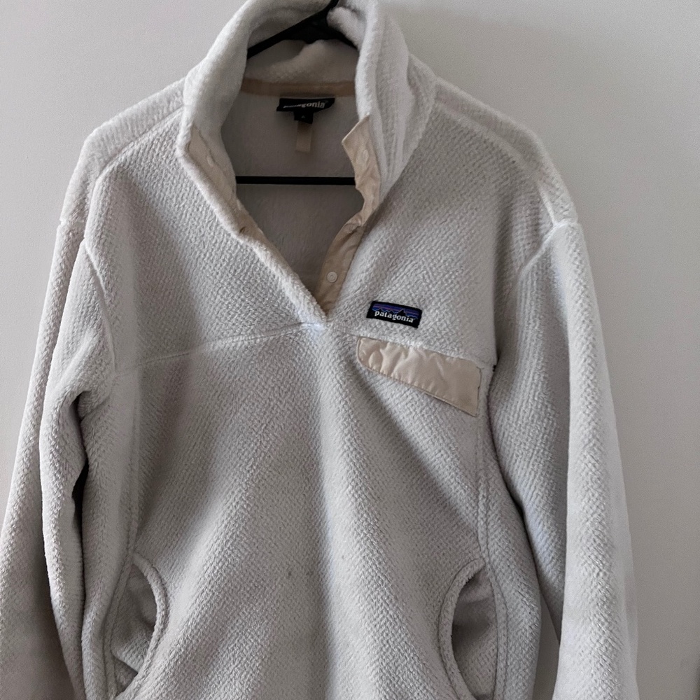 Patagonia Women's Fuzzy Pullover - White & Off-White XL